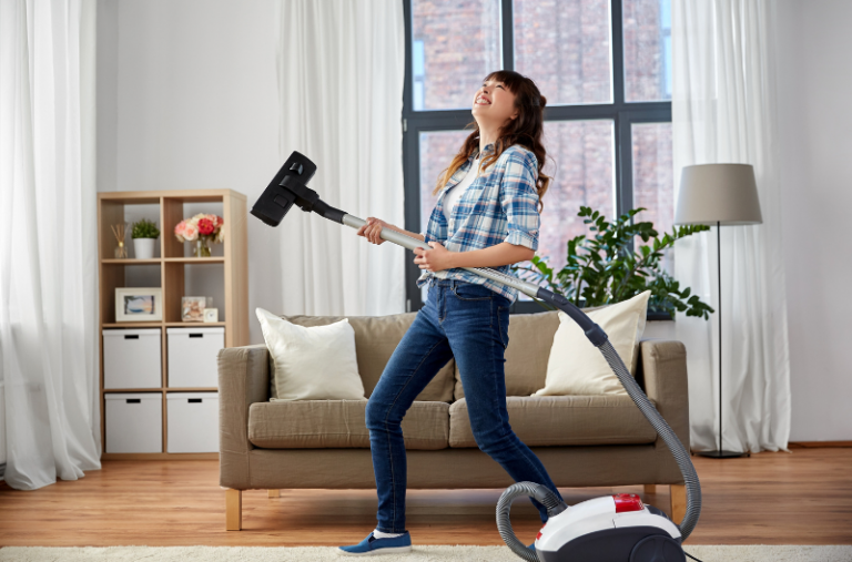 Small Apartment Vacuum Storage: Maximize Space and Declutter